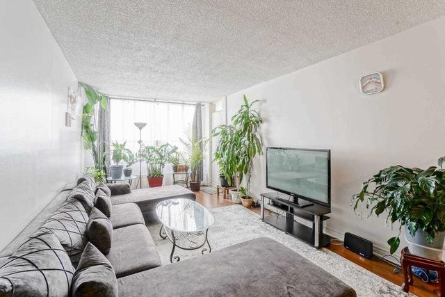 1507 - 320 Dixon Rd, Condo with 3 bedrooms, 2 bathrooms and 1 parking in Toronto ON | Image 3