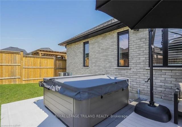 1269 Thornley St, House detached with 2 bedrooms, 2 bathrooms and 4 parking in London ON | Image 30
