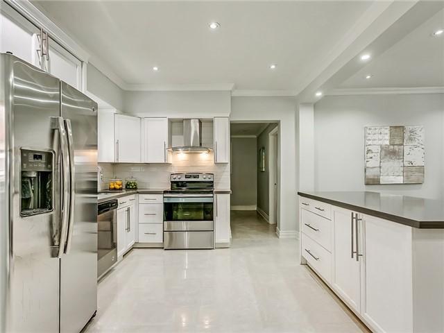 95 Rosslyn Ave S, House detached with 3 bedrooms, 3 bathrooms and 4 parking in Hamilton ON | Image 10