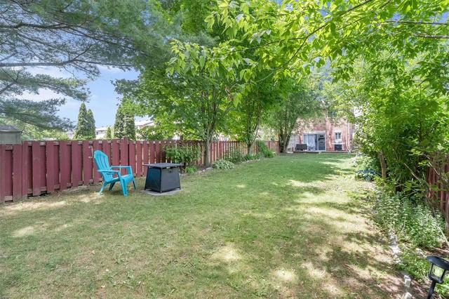 19 Seymour Cres, House attached with 2 bedrooms, 2 bathrooms and 4 parking in Barrie ON | Image 17