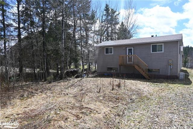 17 Spruce Lane, House detached with 4 bedrooms, 1 bathrooms and 6 parking in Magnetawan ON | Image 1
