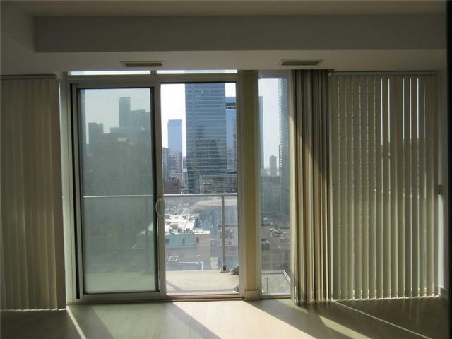 1802 - 126 Simcoe St, Condo with 1 bedrooms, 1 bathrooms and 0 parking in Toronto ON | Image 21
