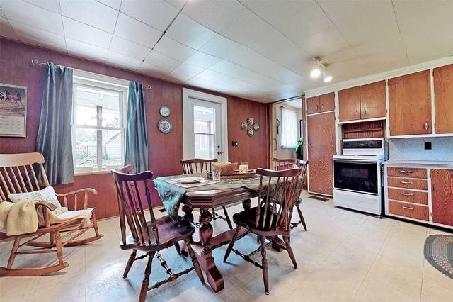 905 Highway 7, House detached with 3 bedrooms, 1 bathrooms and 4 parking in Kawartha Lakes ON | Image 8