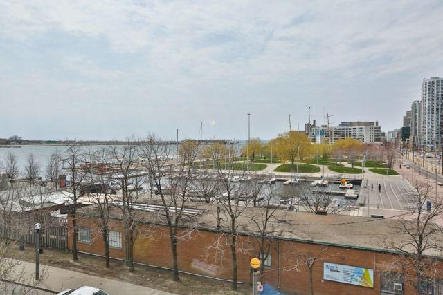 404 - 251 Queens Quay W, Condo with 2 bedrooms, 2 bathrooms and 1 parking in Toronto ON | Image 10