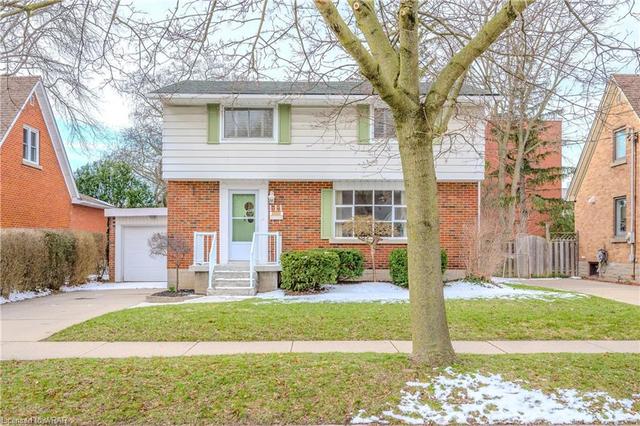 111 Brentwood Avenue, House detached with 4 bedrooms, 2 bathrooms and 3 parking in Kitchener ON | Image 23