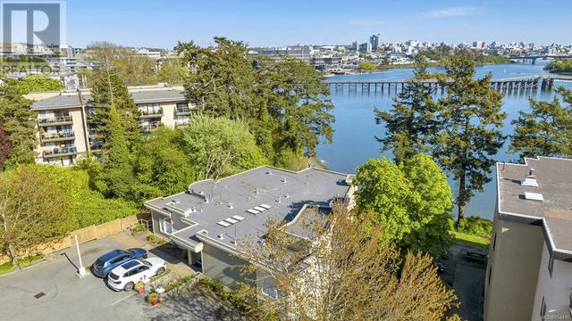 601 - 145 Gorge Rd E, House attached with 2 bedrooms, 2 bathrooms and 1 parking in Victoria BC | Image 35