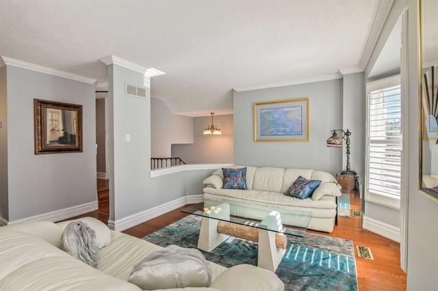 42 Protea Gdns, House attached with 3 bedrooms, 3 bathrooms and 2 parking in Toronto ON | Image 37