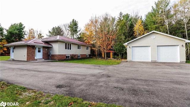 1603 Monck Rd, House detached with 3 bedrooms, 1 bathrooms and 10 parking in Ramara ON | Image 1