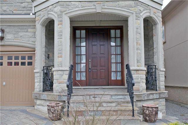 61 Dimarino Dr, House detached with 4 bedrooms, 5 bathrooms and 4 parking in Vaughan ON | Image 2