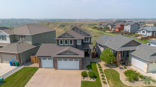 926 Maydell Palmer Vista N, House detached with 4 bedrooms, 3 bathrooms and 6 parking in Lethbridge AB | Image 1