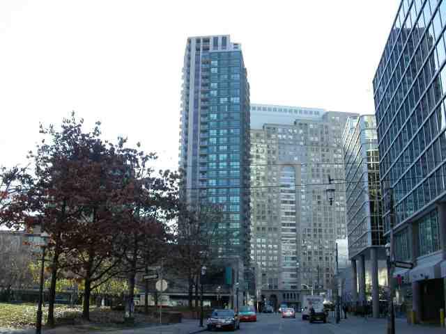 906 - 1 Scott St, Condo with 2 bedrooms, 1 bathrooms and null parking in Toronto ON | Image 1