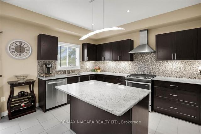 4512 Cinnamon Grve, House detached with 4 bedrooms, 3 bathrooms and 6 parking in Niagara Falls ON | Image 4