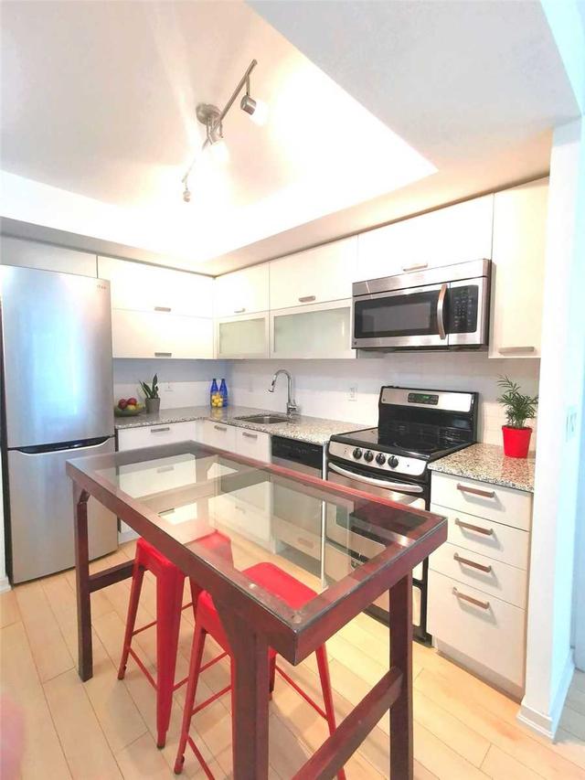 1205 - 36 Lisgar St, Condo with 2 bedrooms, 2 bathrooms and 1 parking in Toronto ON | Image 5