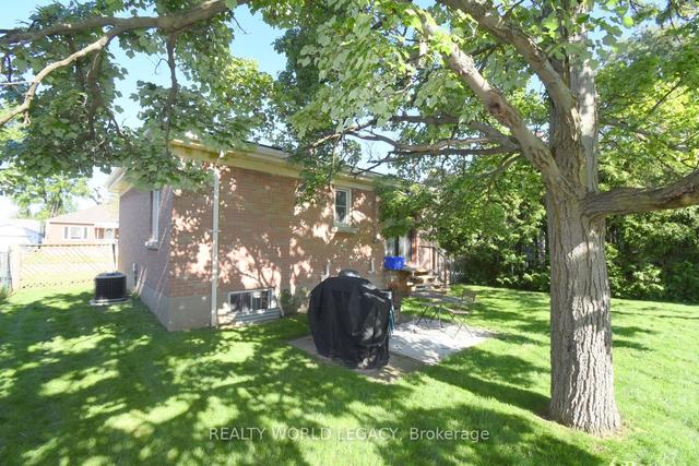 5 West 1st St, House detached with 2 bedrooms, 1 bathrooms and 3 parking in Hamilton ON | Image 17