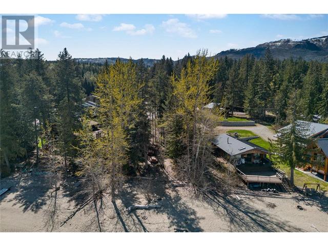 1398 Gillespie Road, House detached with 3 bedrooms, 2 bathrooms and 3 parking in Columbia Shuswap C BC | Image 8
