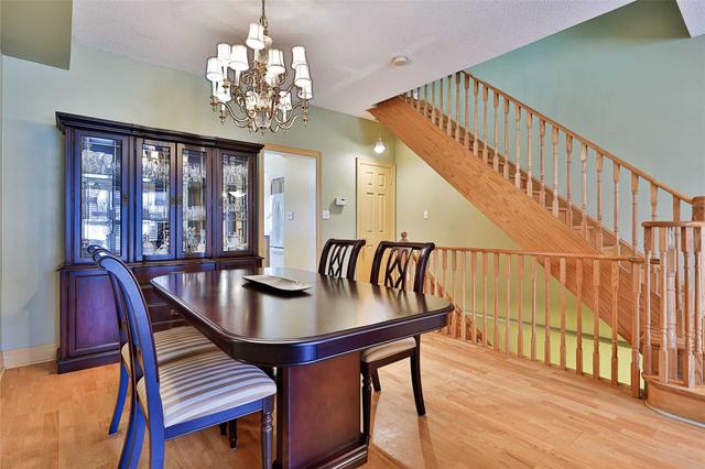16 Estoril Terr, House semidetached with 4 bedrooms, 4 bathrooms and 2 parking in Toronto ON | Image 2