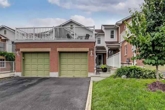 676 Limpert Terr, Townhouse with 2 bedrooms, 2 bathrooms and 2 parking in Newmarket ON | Image 1