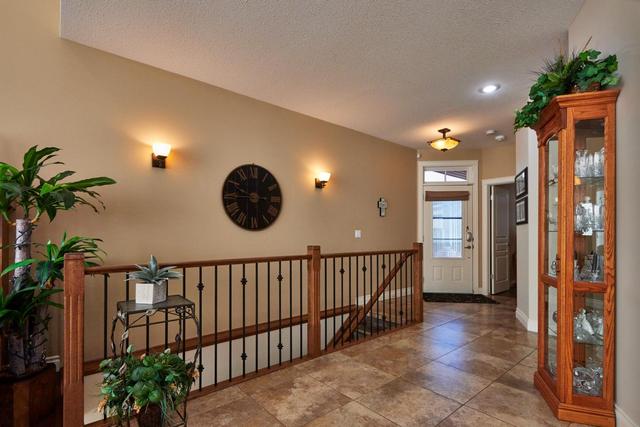 26 Palisades Mews Ne, Home with 2 bedrooms, 2 bathrooms and 2 parking in Medicine Hat AB | Image 3