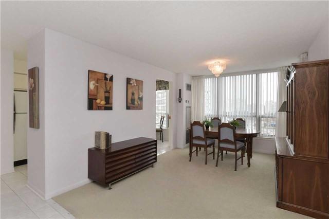 1013 - 12 Laurelcrest St, Condo with 2 bedrooms, 2 bathrooms and 2 parking in Brampton ON | Image 4