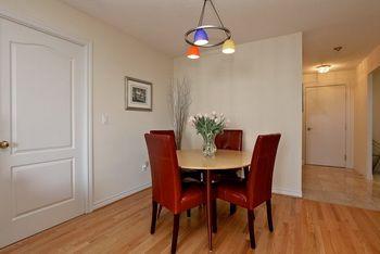 2112 - 18 Sommerset Way, Condo with 2 bedrooms, 1 bathrooms and 1 parking in Toronto ON | Image 3