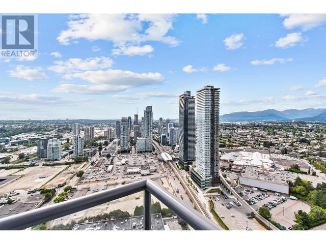 4402 - 4720 Lougheed Highway, Condo with 3 bedrooms, 4 bathrooms and 2 parking in Burnaby BC | Image 2