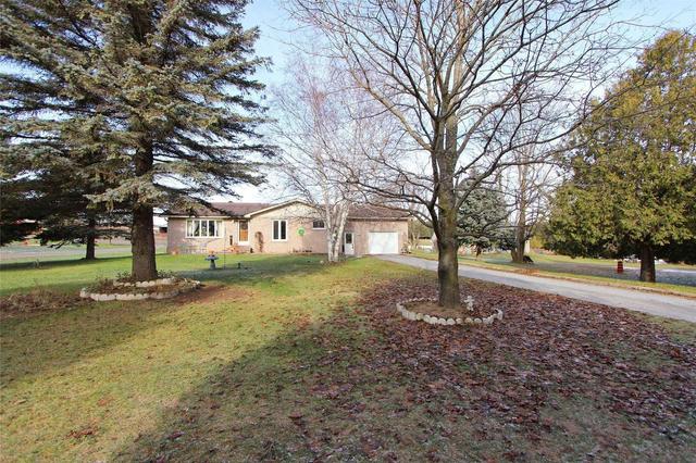 401 Fleetwood Rd, House detached with 2 bedrooms, 2 bathrooms and 10 parking in Kawartha Lakes ON | Image 1