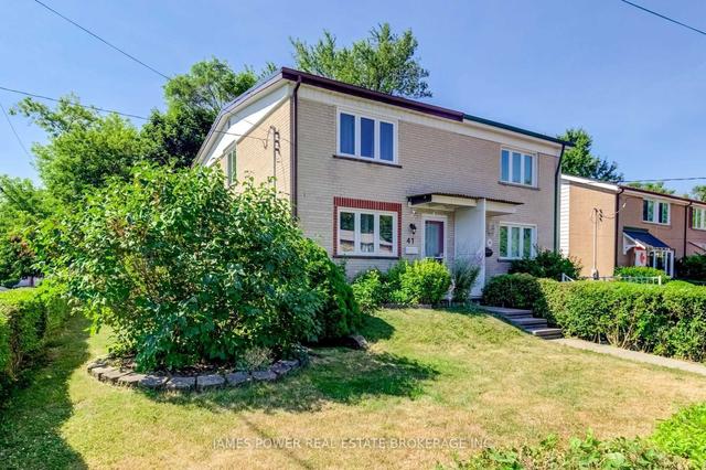 41 Chesapeake Ave, House semidetached with 3 bedrooms, 2 bathrooms and 1 parking in Toronto ON | Image 16