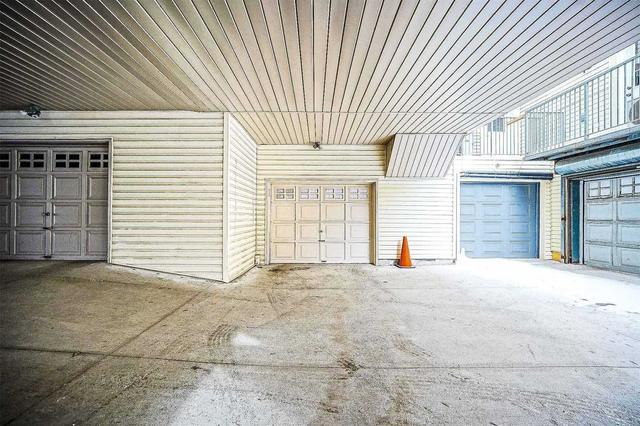 180 Mccaul St, House attached with 3 bedrooms, 2 bathrooms and 1 parking in Toronto ON | Image 33