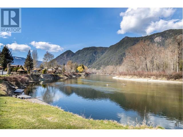 1413 Silver Sands Road, House detached with 3 bedrooms, 2 bathrooms and 1 parking in Sicamous BC | Image 47
