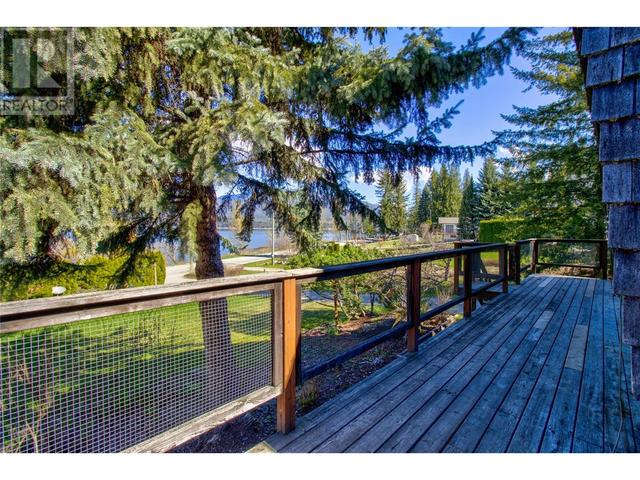 3580 Eagle Bay Road, House detached with 3 bedrooms, 2 bathrooms and null parking in Columbia Shuswap C BC | Image 10