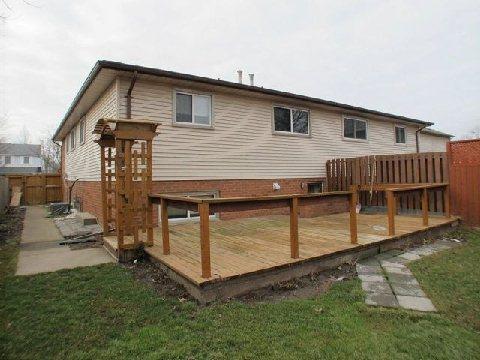 6141 Wildrose Cres, House semidetached with 3 bedrooms, 2 bathrooms and 1 parking in Niagara Falls ON | Image 6