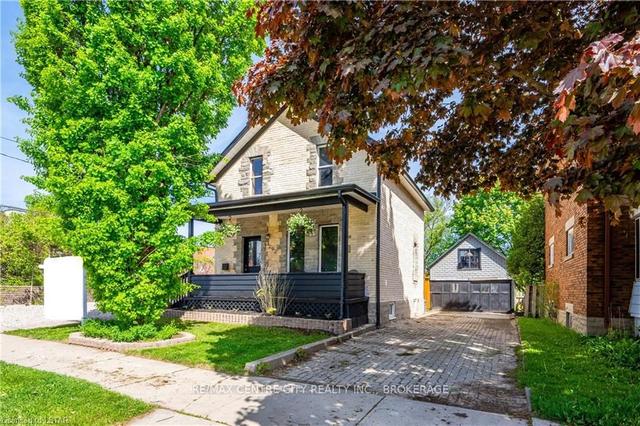 292 Wellington St N, House detached with 4 bedrooms, 2 bathrooms and 7 parking in Kitchener ON | Image 12