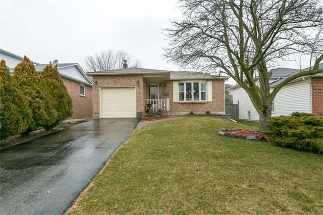 80 Overbank Dr, House detached with 3 bedrooms, 2 bathrooms and 2 parking in Oshawa ON | Image 2
