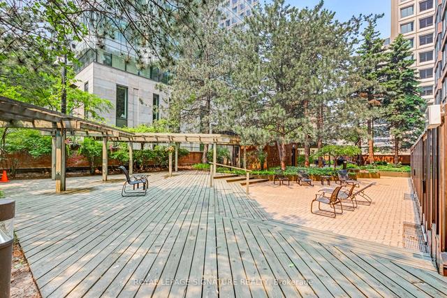 1903 - 1166 Bay St, Condo with 2 bedrooms, 2 bathrooms and 1 parking in Toronto ON | Image 20