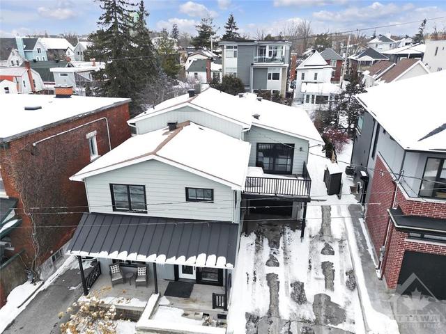 39 Newton Street, House detached with 4 bedrooms, 3 bathrooms and 5 parking in Ottawa ON | Image 3