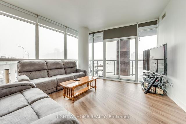 522 - 169 Fort York Blvd, Condo with 2 bedrooms, 2 bathrooms and 1 parking in Toronto ON | Image 8