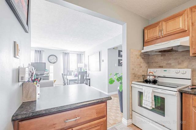 1 - 3814a Bloor St W, Condo with 3 bedrooms, 1 bathrooms and 2 parking in Toronto ON | Image 11
