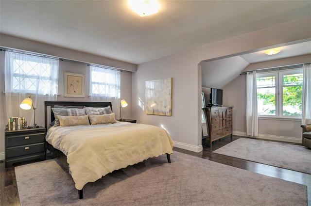 49 Regency Sq, House detached with 5 bedrooms, 4 bathrooms and 4 parking in Toronto ON | Image 13