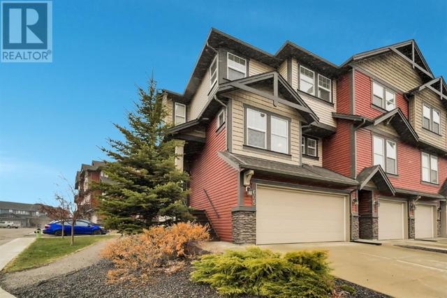 605, - 1086 Williamstown Boulevard Nw, House attached with 3 bedrooms, 2 bathrooms and 4 parking in Airdrie AB | Image 2