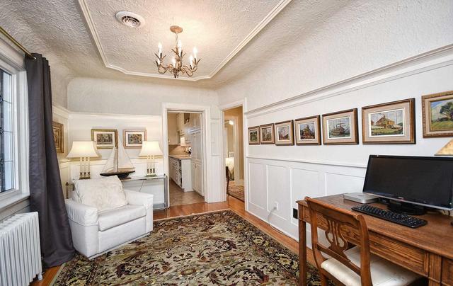 721 Millwood Rd, House detached with 2 bedrooms, 2 bathrooms and 2 parking in Toronto ON | Image 5