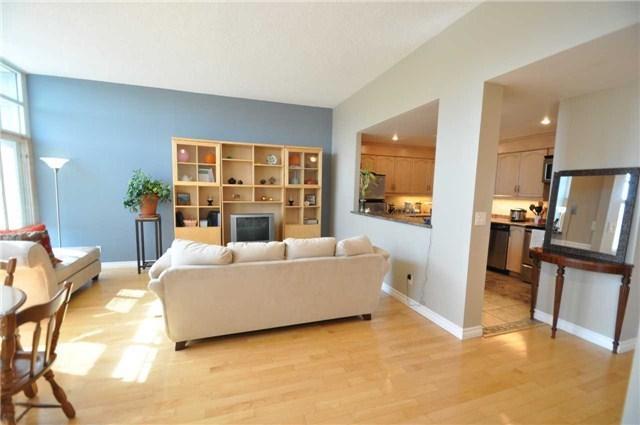 301 - 1901 Yonge St, Condo with 2 bedrooms, 2 bathrooms and null parking in Toronto ON | Image 6