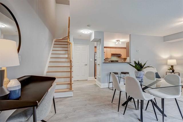 36 - 30 Turntable Cres, Townhouse with 2 bedrooms, 1 bathrooms and 1 parking in Toronto ON | Image 17