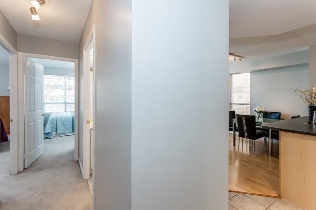 209 - 188 Redpath Ave, Condo with 2 bedrooms, 2 bathrooms and 1 parking in Toronto ON | Image 8