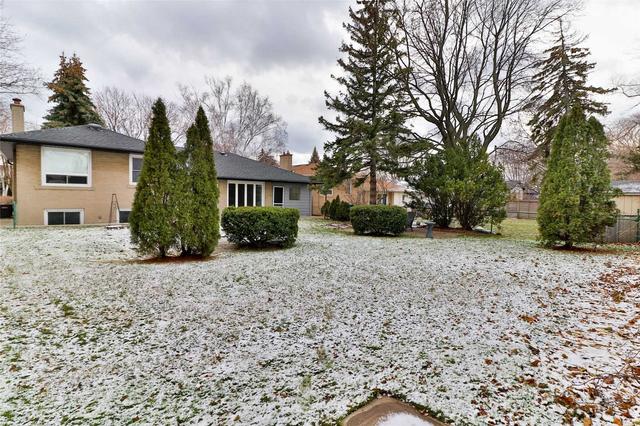 1349 Melton Dr, House detached with 3 bedrooms, 2 bathrooms and 8 parking in Mississauga ON | Image 20