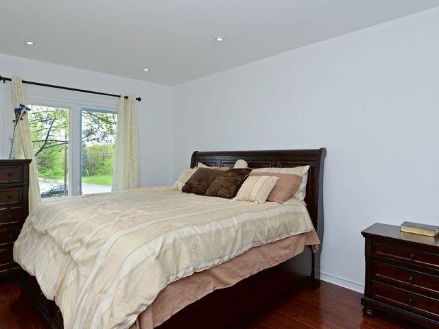 741 King St E, House detached with 2 bedrooms, 3 bathrooms and 2 parking in Oshawa ON | Image 11