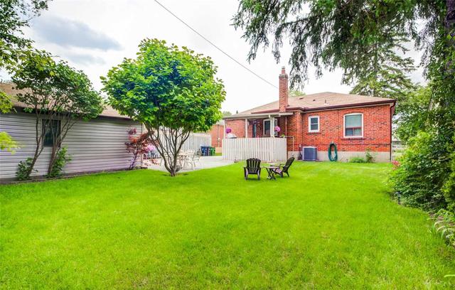 81 Redwater Dr, House detached with 3 bedrooms, 2 bathrooms and 2 parking in Toronto ON | Image 13