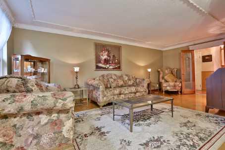 43 Kingslake Rd, House detached with 4 bedrooms, 2 bathrooms and 4 parking in Toronto ON | Image 4
