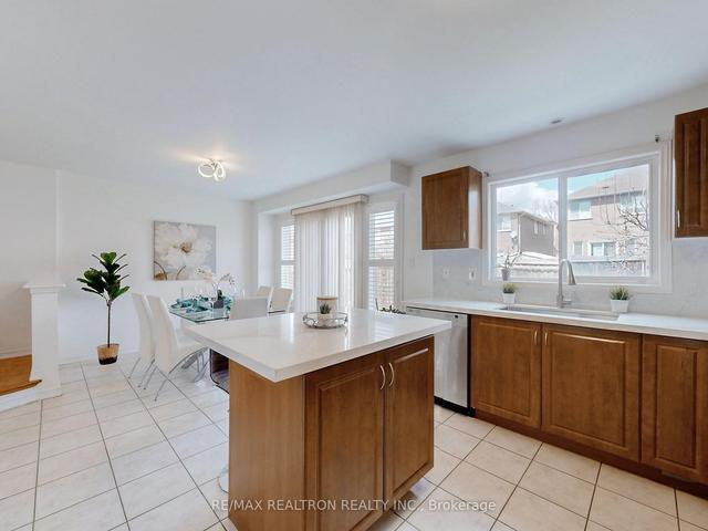 91 Starr Cres, House semidetached with 3 bedrooms, 4 bathrooms and 3 parking in Aurora ON | Image 3