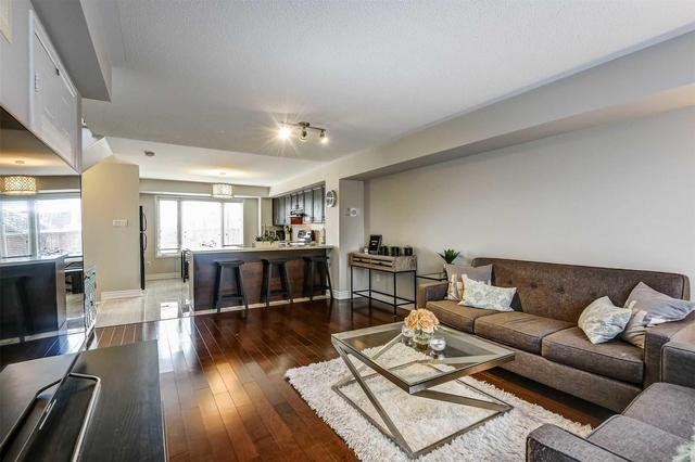 1 - 4855 Half Moon Grve, Townhouse with 2 bedrooms, 3 bathrooms and 1 parking in Mississauga ON | Image 3