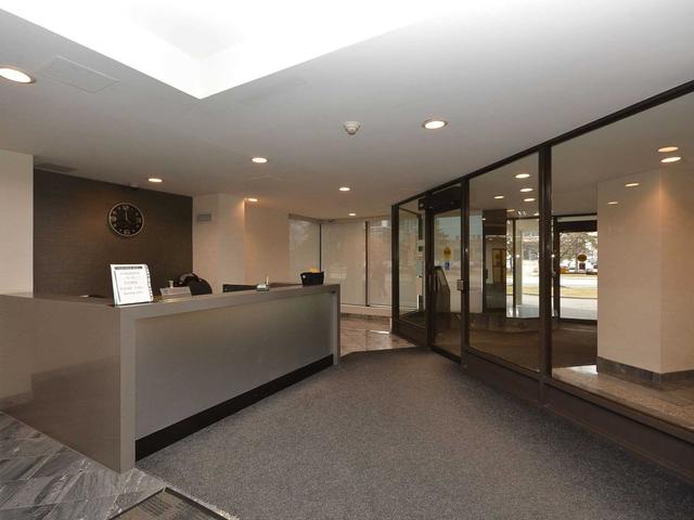 2111 - 350 Webb Dr, Condo with 2 bedrooms, 2 bathrooms and 2 parking in Mississauga ON | Image 12